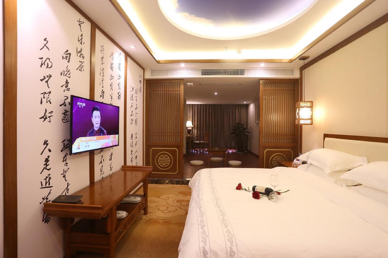 Mingshan Hotel Chengdú Exterior foto