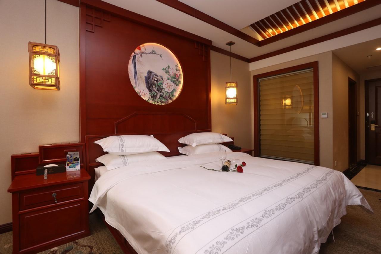 Mingshan Hotel Chengdú Exterior foto
