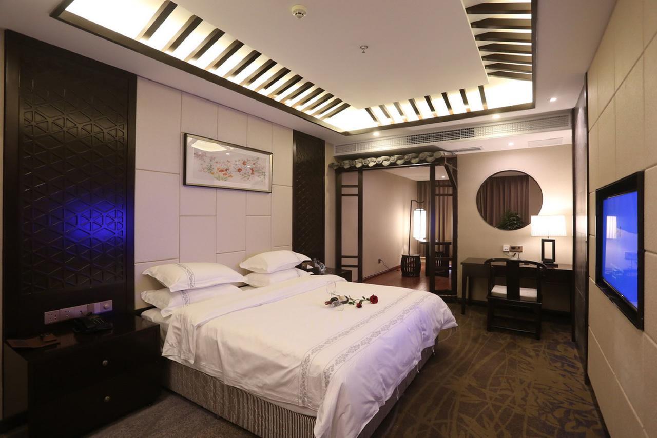 Mingshan Hotel Chengdú Exterior foto