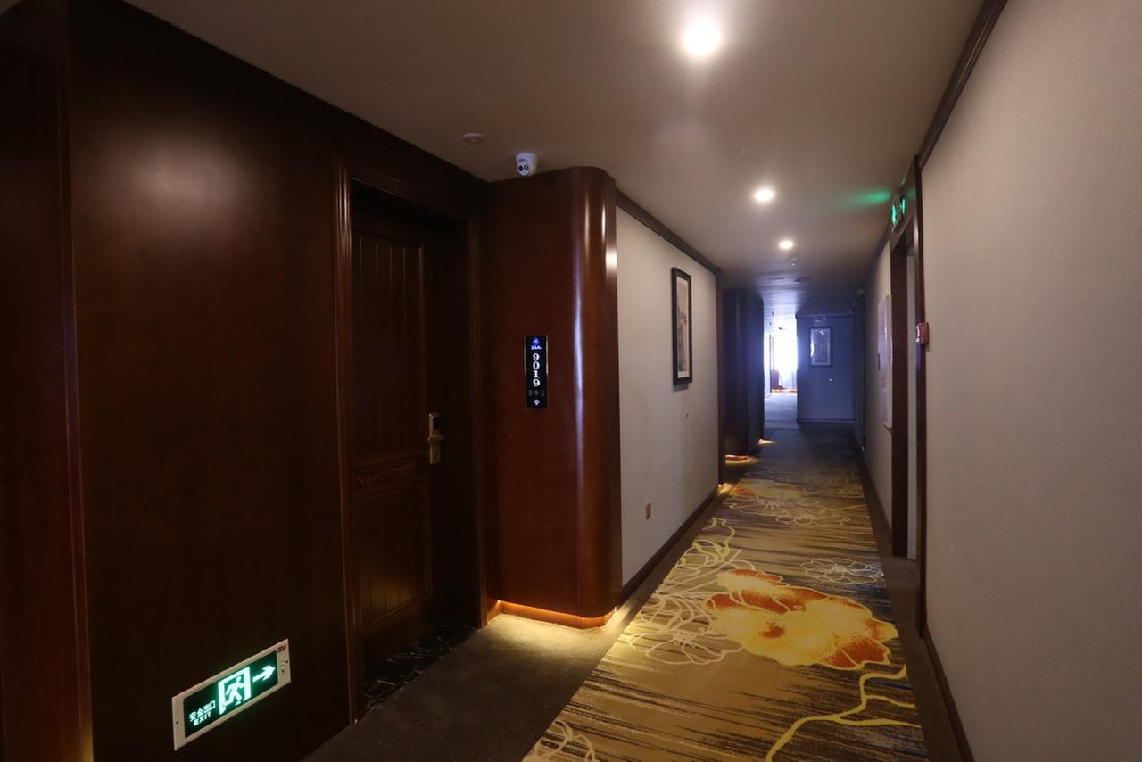 Mingshan Hotel Chengdú Exterior foto