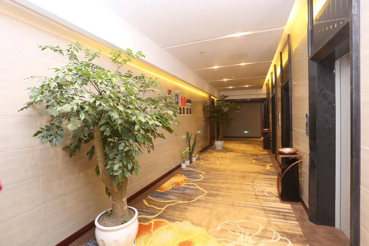 Mingshan Hotel Chengdú Exterior foto