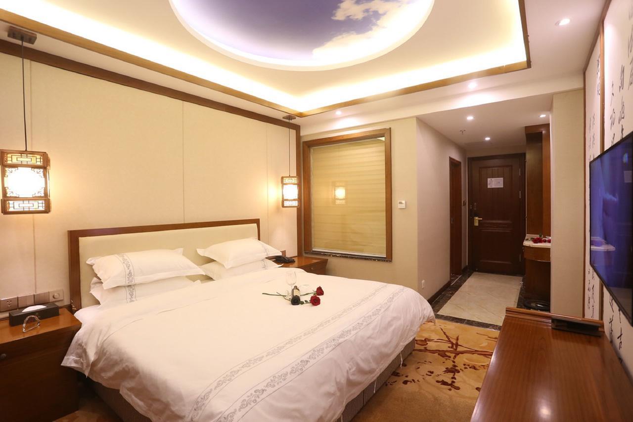 Mingshan Hotel Chengdú Exterior foto