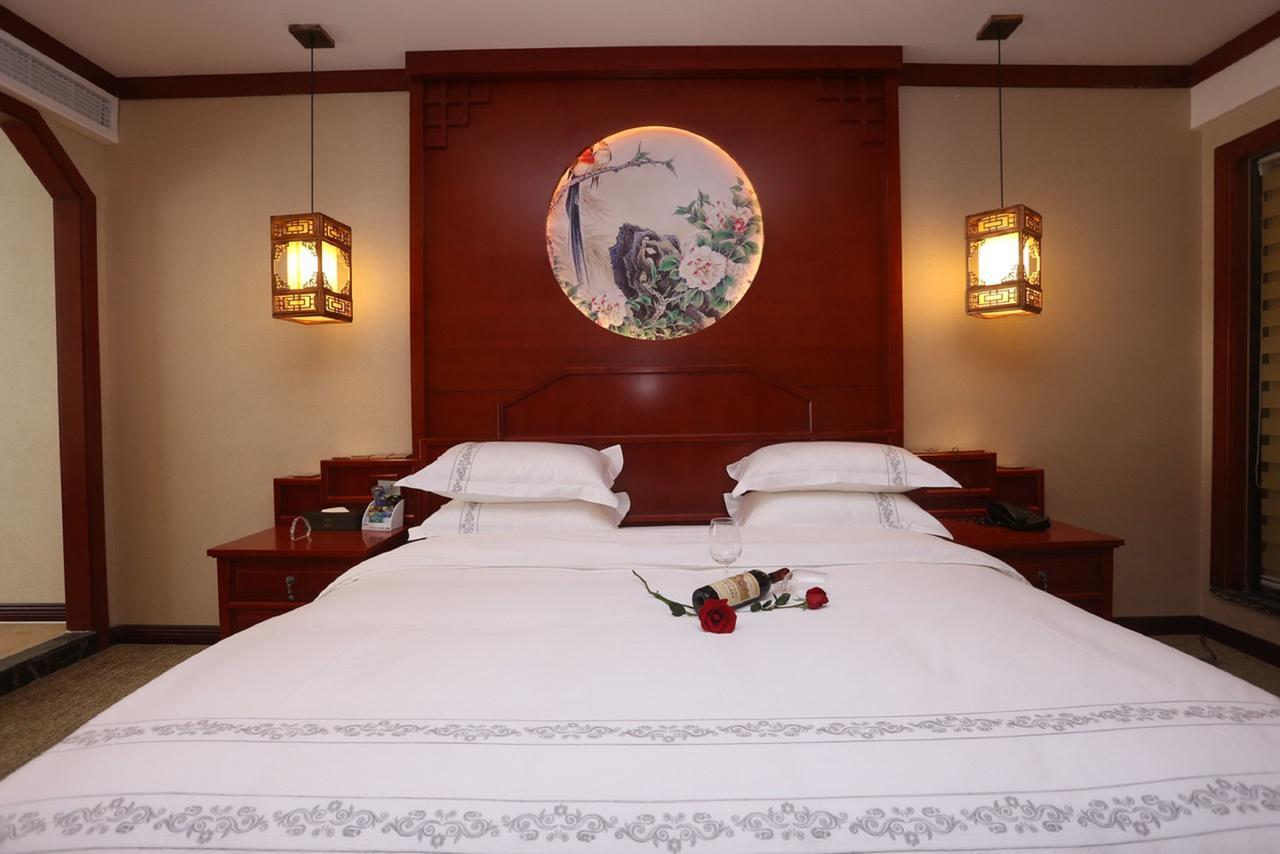 Mingshan Hotel Chengdú Exterior foto